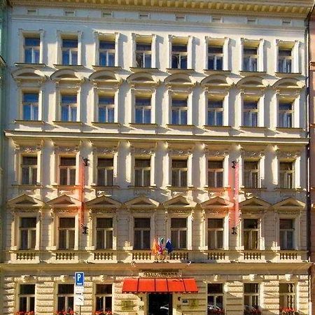 Hotel Mala Strana Praag Buitenkant foto