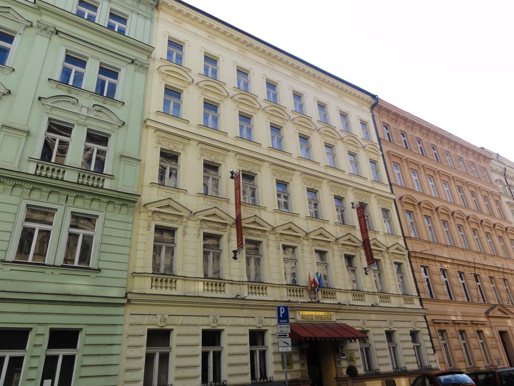 Hotel Mala Strana Praag Buitenkant foto