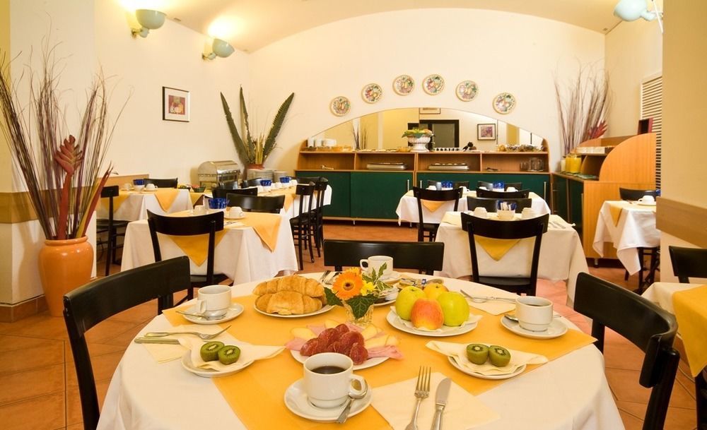 Hotel Mala Strana Praag Restaurant foto